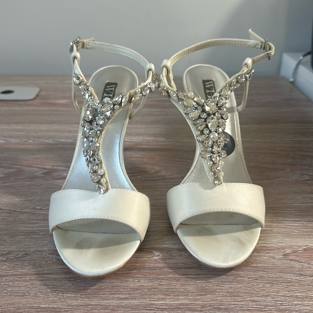 White by Vera wang shoes size 6